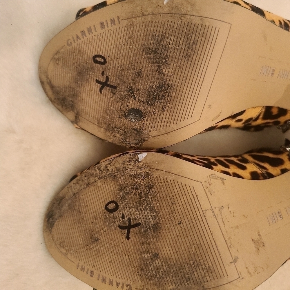 Nine West Leopard Patent Leather Peep Toe Platform Heels Size 7.5 - Picture 10 of 10